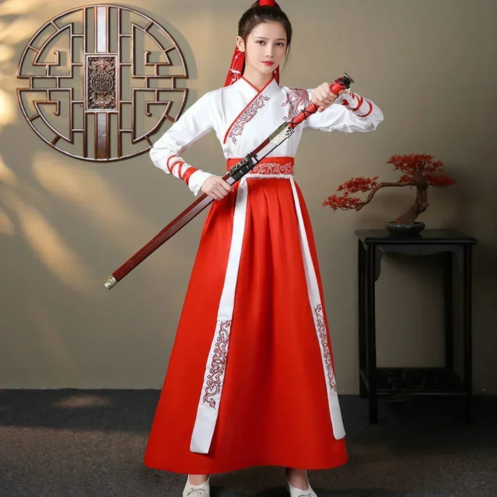 Vintage Fashion In Chinese - Modernes Hanfu Damen Top und Rock