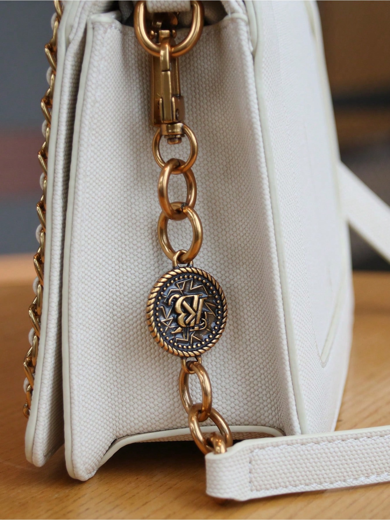 Vintage Retro Flip-Handtasche  – Vintage Fashion In Chinese Bewertung und Preis
