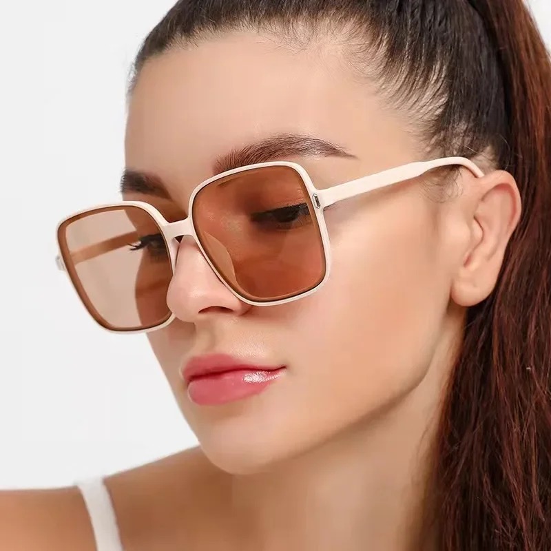 Vintage Übergroße Quadratische – Vintage Fashion Images Bewertung und Preis