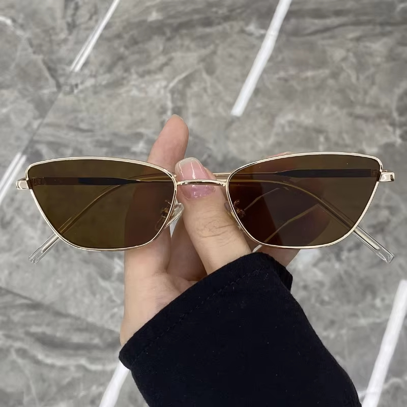 Modische Cat-Eye-Sonnenbrille  – Vintage Fashion Images Bewertung und Preis
